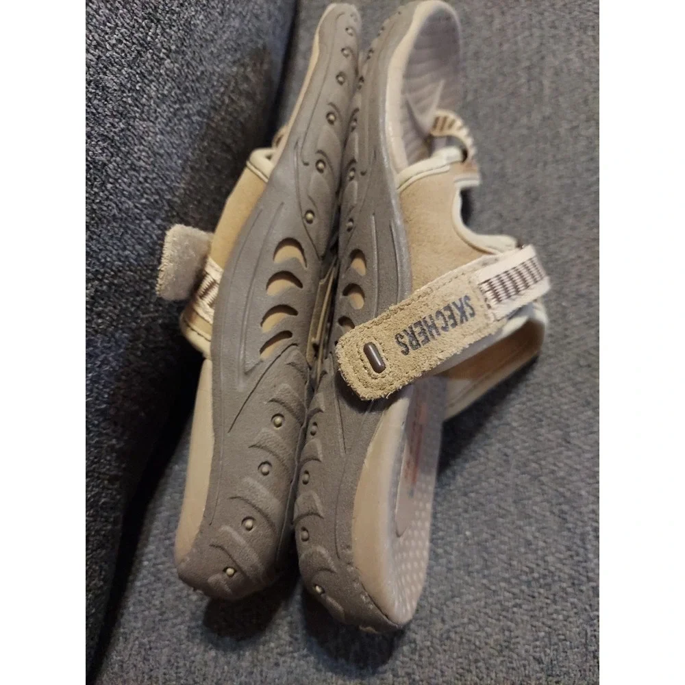 Skechers Women's 8 Reggae All Natural Outdoor Lifestyle Taupe Sandals Adjustable